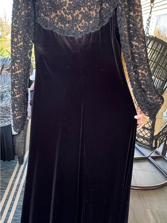 tom barra collection Dresses & Skirts - Navy Lace & Velvet Maxi Dress - Timeless Evening Gown